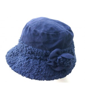 Eleganter Hut für junge Damen in dunkel blau.