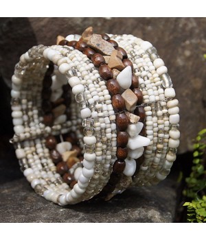 Sommerliches Armband Handarbeit aus Perlen