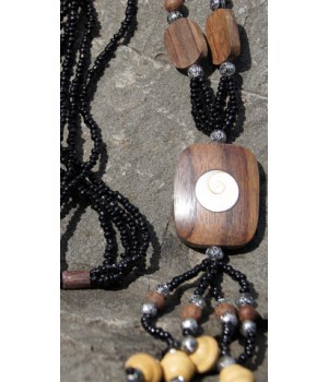 Perlenkette mit Holz und Shiva