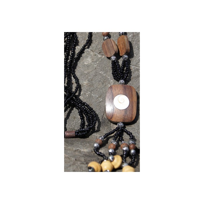 Perlenkette mit Holz und Shiva