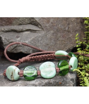 Kleine Armband mit grünen Glas Steinchen